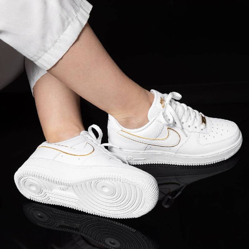  Nike Air Force 1 07 Essential Metallic Gold 