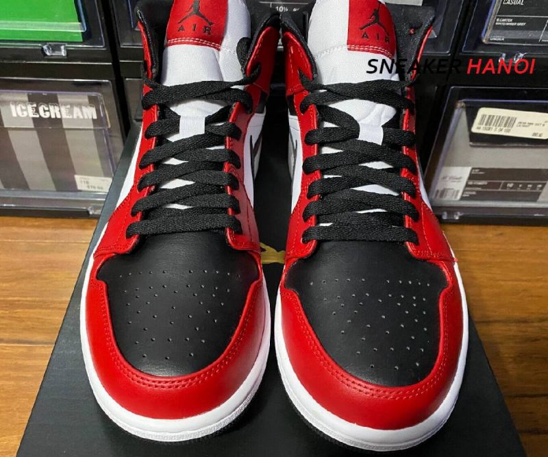 Nike Air Jordan 1 Mid Chicago Black Toe