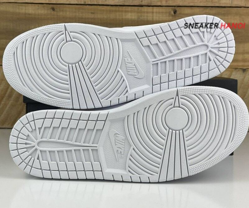 Nike Air Jordan 1 Mid Triple White (2020)
