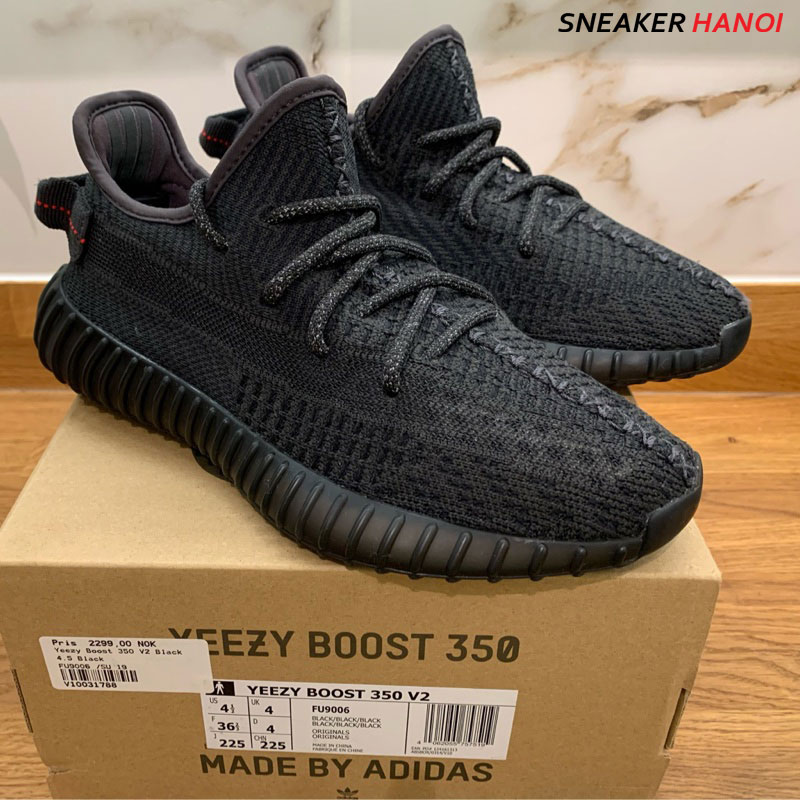 Yeezy 350 V2 Black