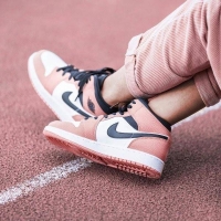 Mẫu ảnh Nike Air Jordan 1 Mid Pink Quartz