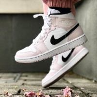 Mẫu ảnh Nike Air jordan 1 Mid Barely Rose Wmns